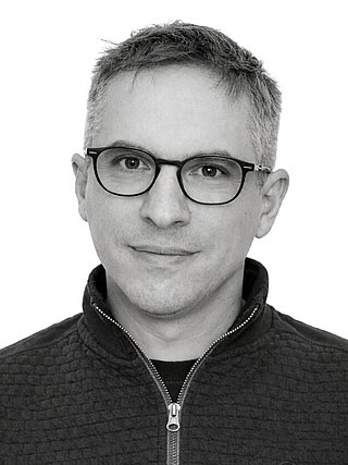dr Tomasz Piróg